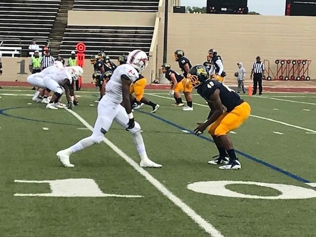 Cornerback Jaylen King prepares to make a tackle against OPSU this past weekend. 
Photo by Ashton Willis