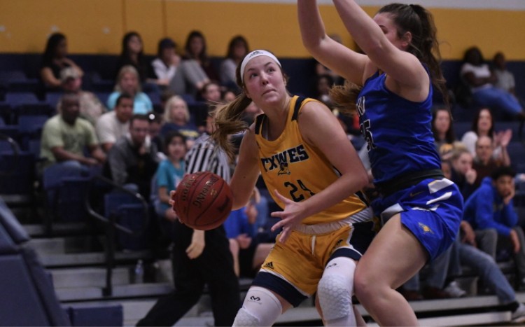 Jordan Brightwell prepares to shoot during a recent game. Photo by Little Joe