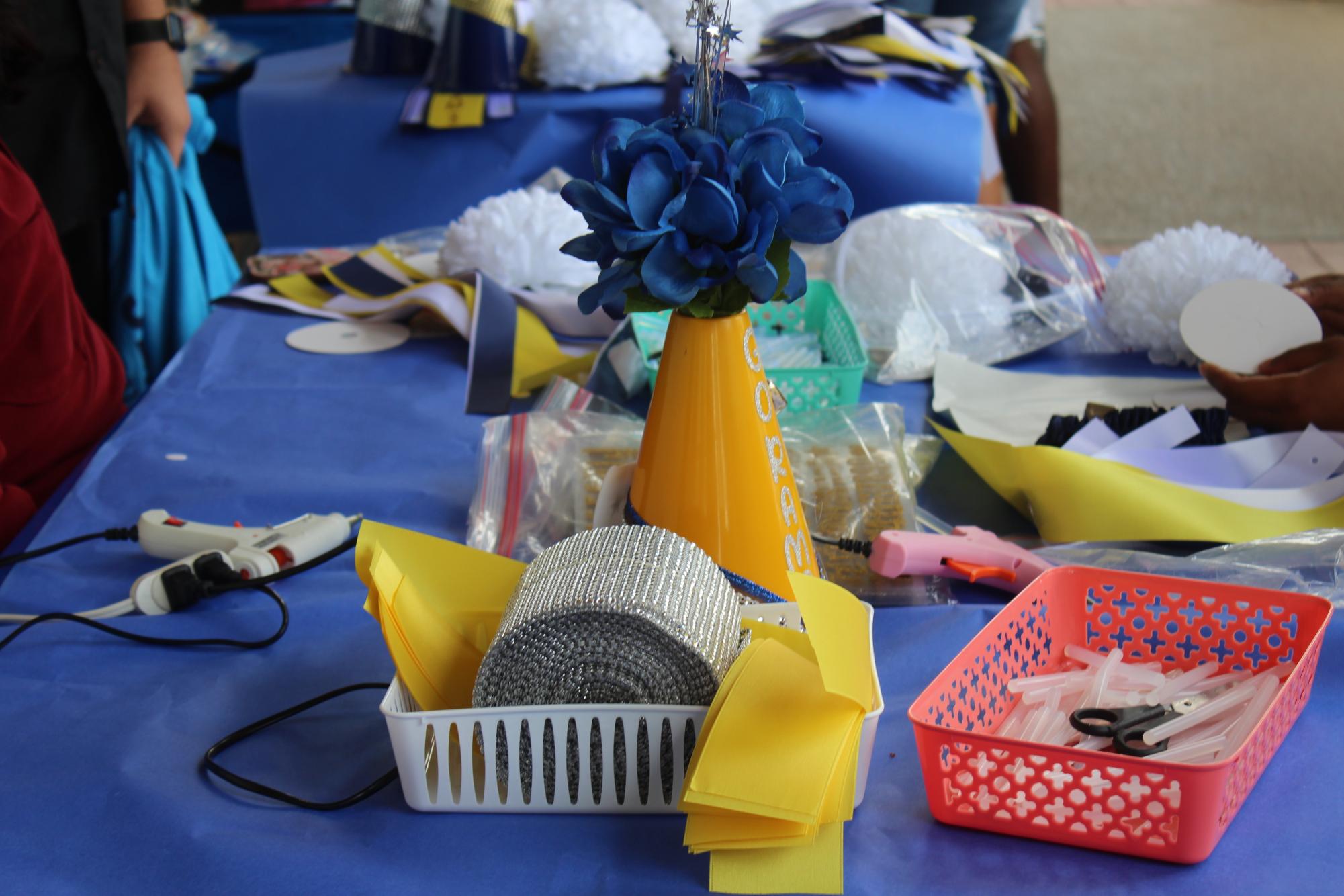 Students celebrate Homecoming with Mums, Megaphones 