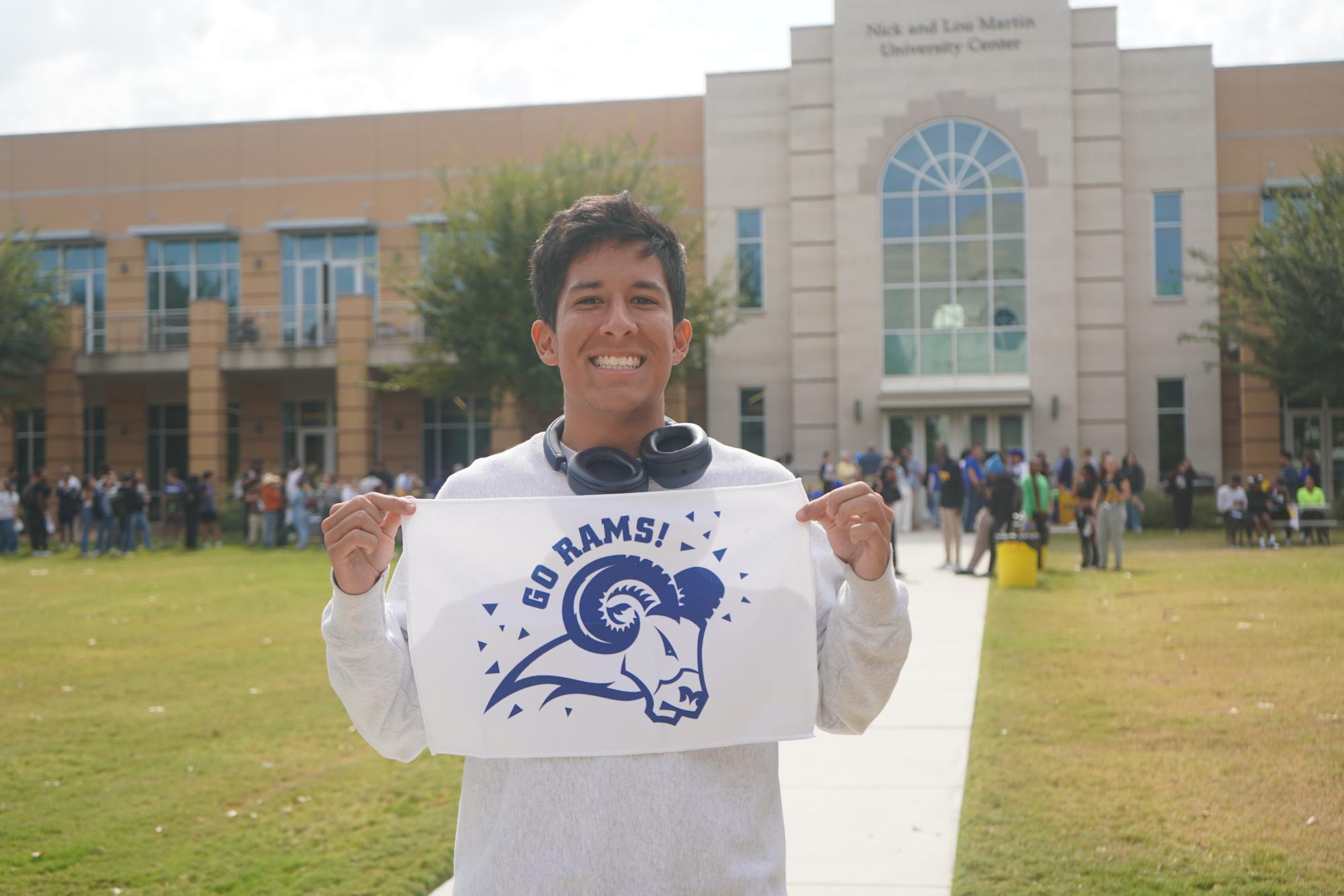 Homecoming pep rally ramps up school pride 